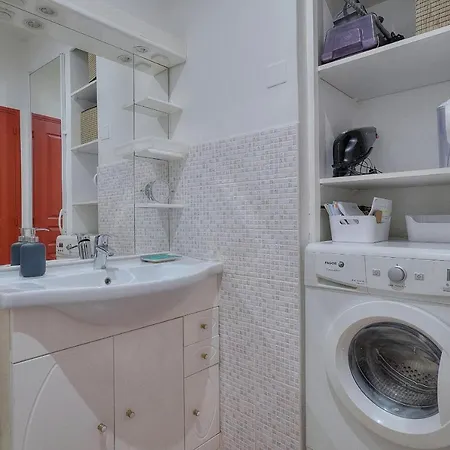 Appartement 2 Pieces Centre Proche Palais A1b245