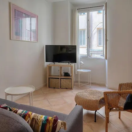 Appartement 2 Pieces Centre Proche Palais A1b245